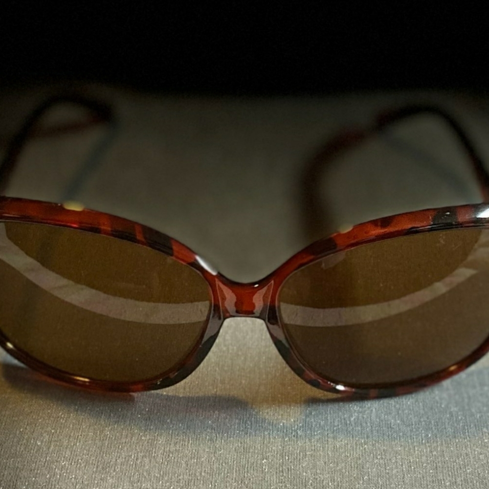 Lavish Tortoise 'Big Eye' Sunglasses